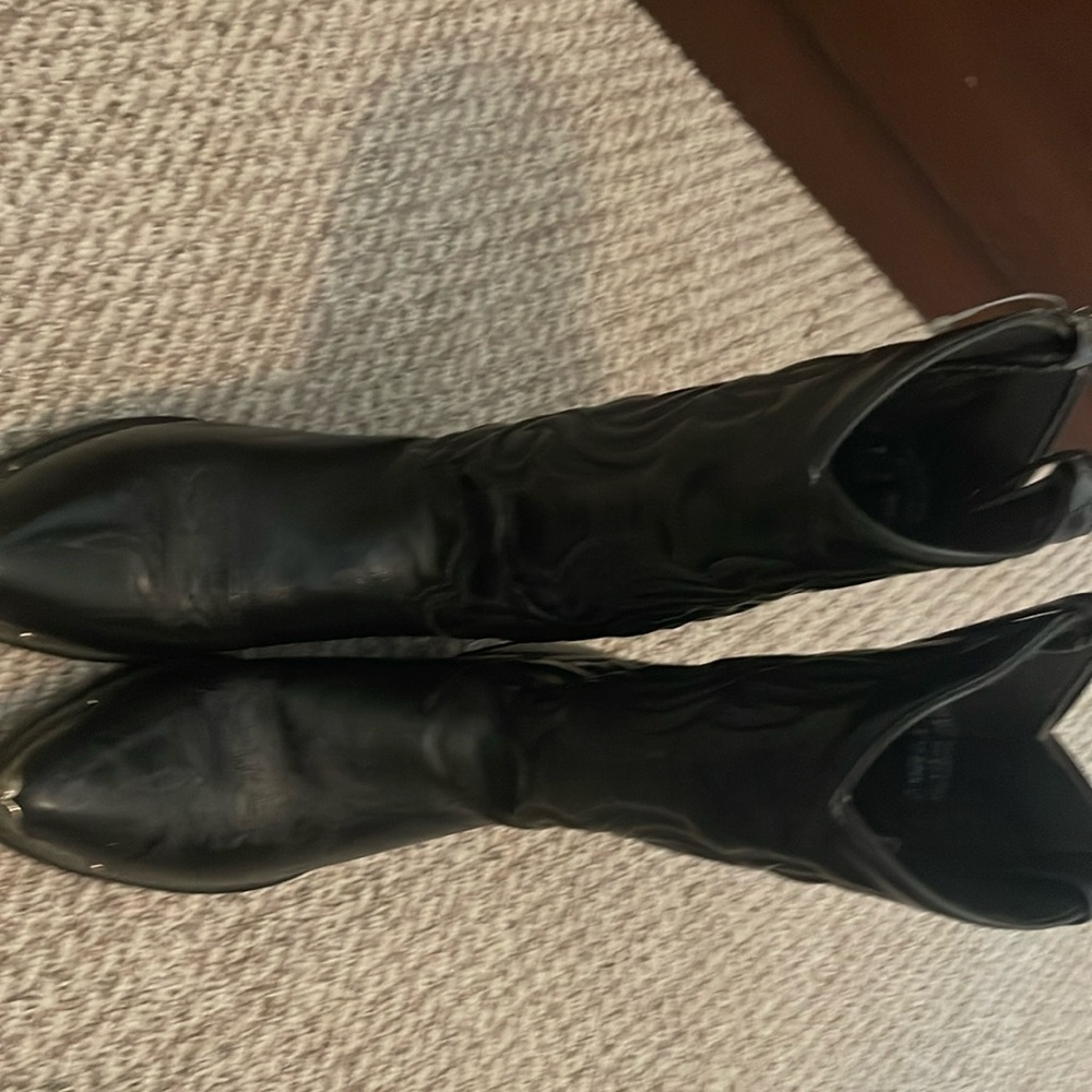 Black Justin cowboy boots size 9
